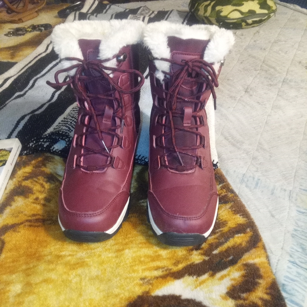 Stylish Burgundy Lace-Up Women's Boots